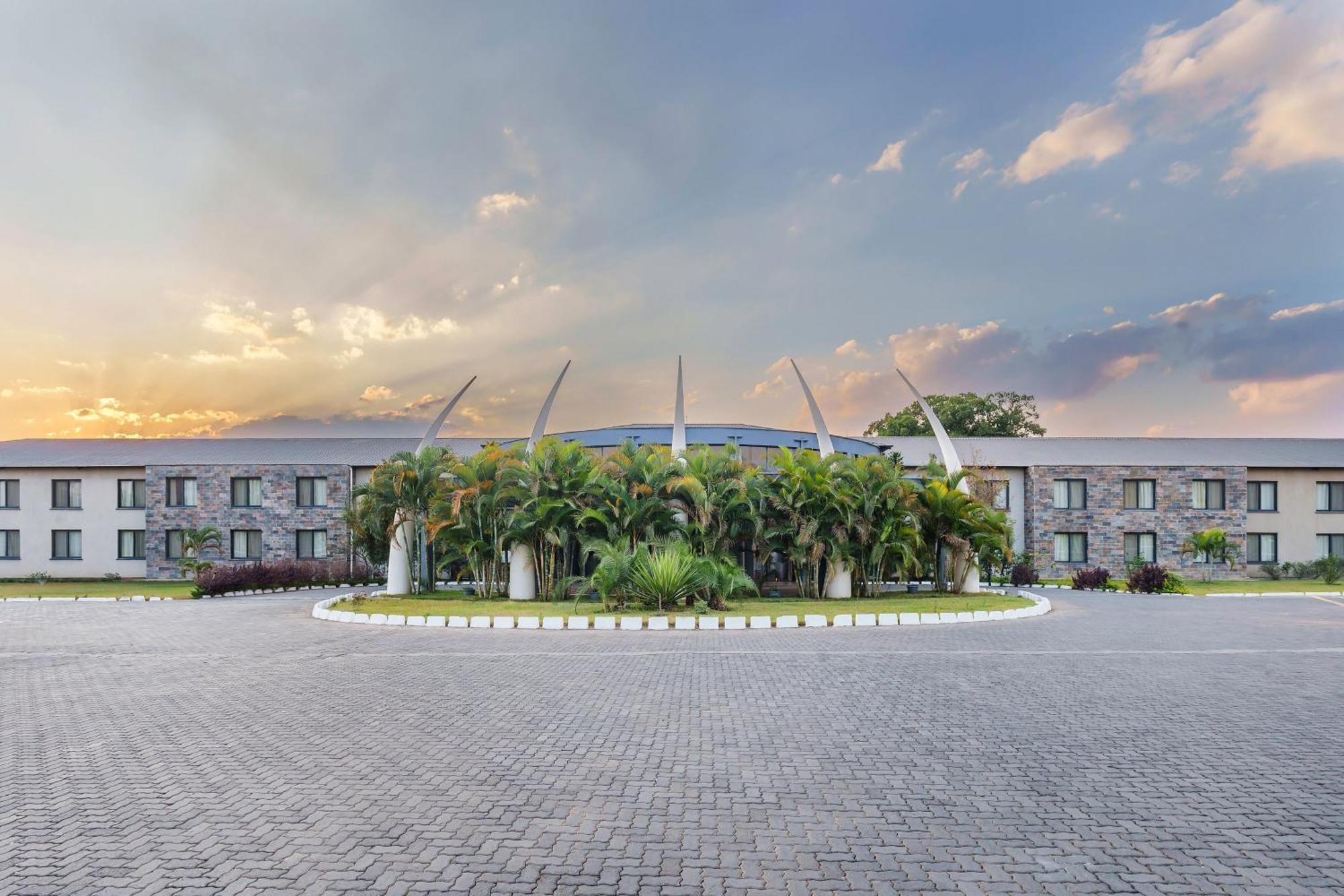 Protea Hotel By Marriott Ндола Экстерьер фото
