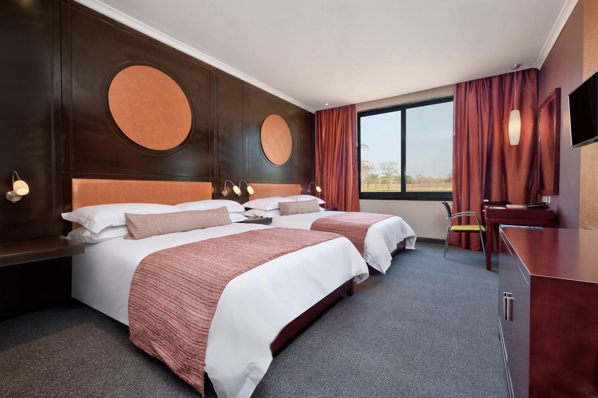 Protea Hotel By Marriott Ндола Экстерьер фото